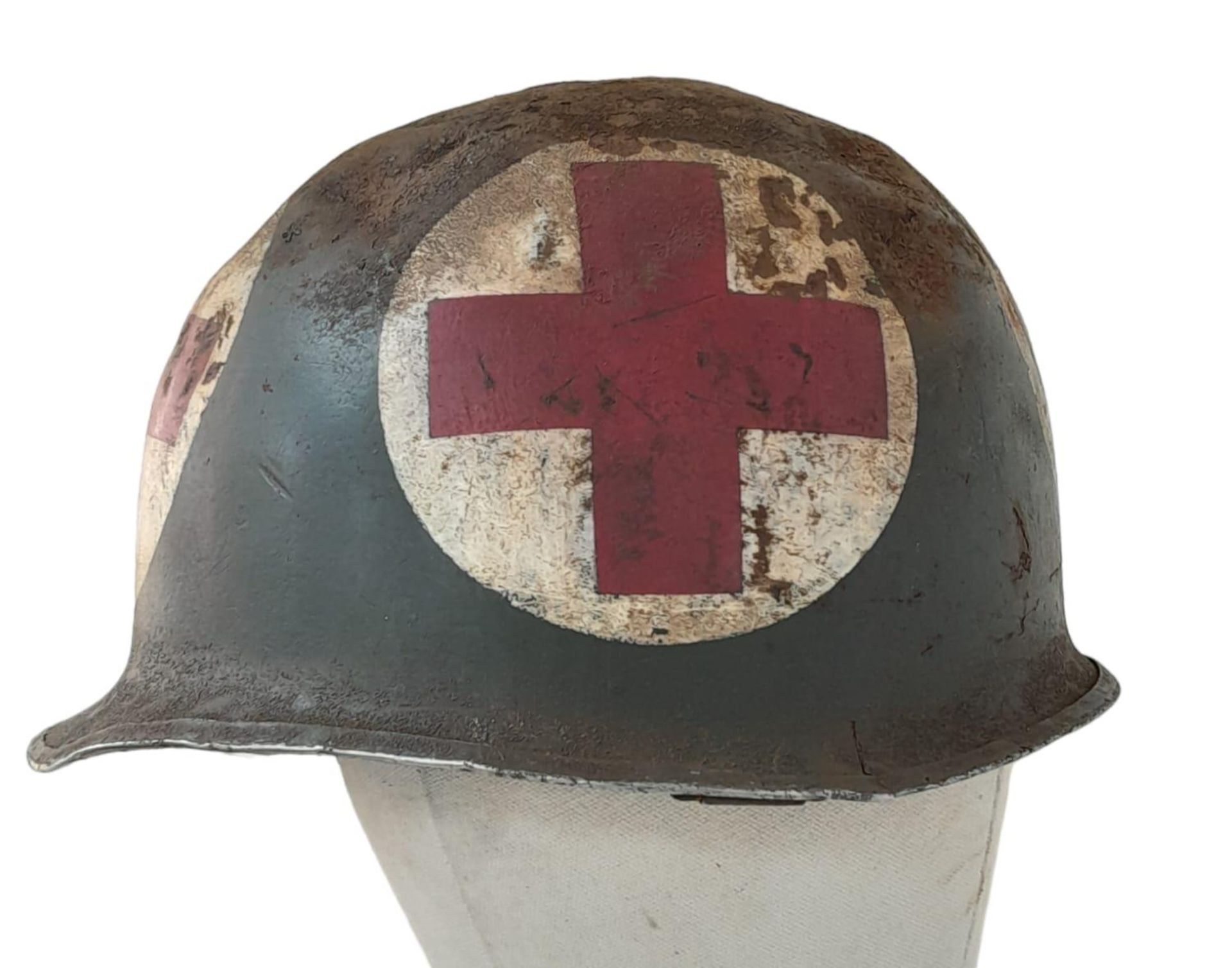 WW2 US Swivel Bale Front Seam Medics Helmet and Liner. - Image 2 of 6