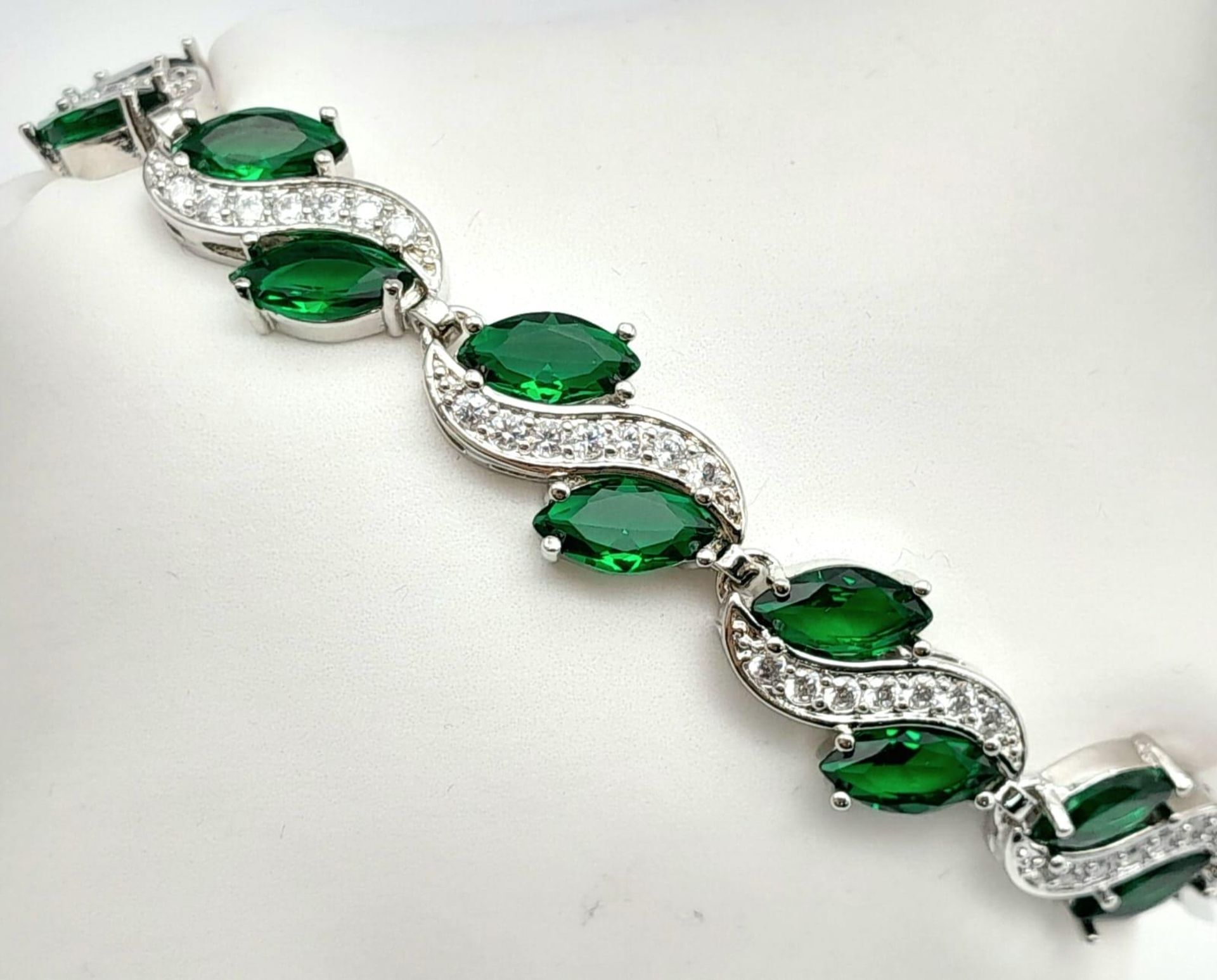 An exact reproduction of a piece of jewellery (bracelet) worn by Jacqueline Bouvier Kennedy, First