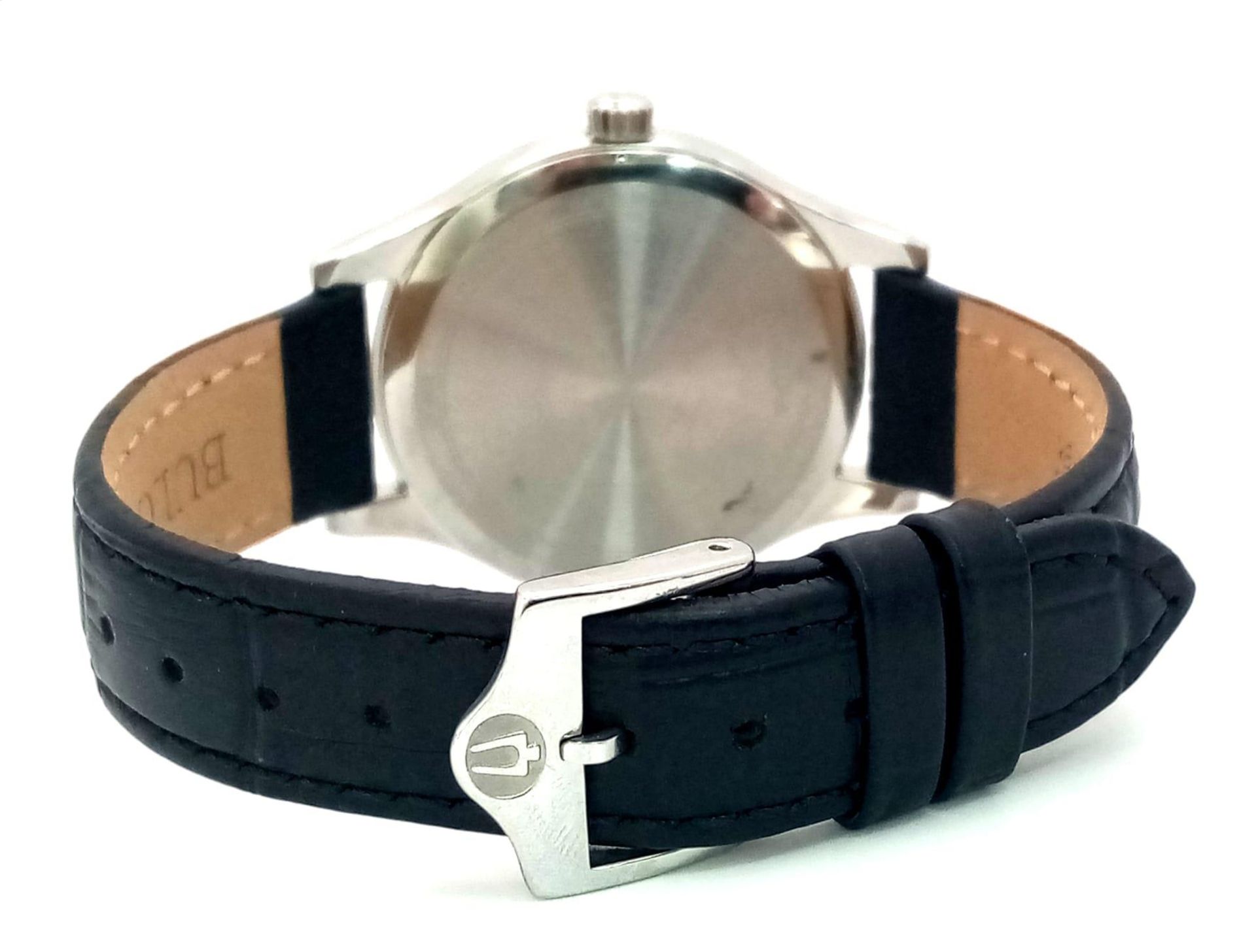 A Classic Bulova Quartz Unisex Watch. Black leather strap. Stainless steel case - 36mm. Black dial - Image 5 of 6