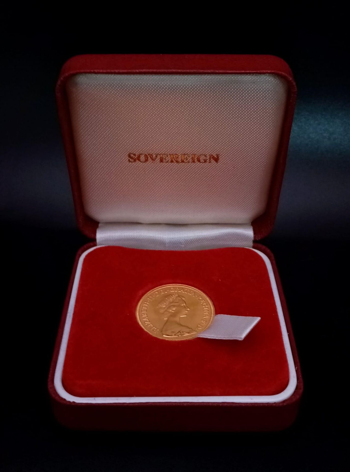 A 1981 22k Gold Elizabeth II Full Sovereign. Comes in original case. EF but please see photos. - Image 3 of 4