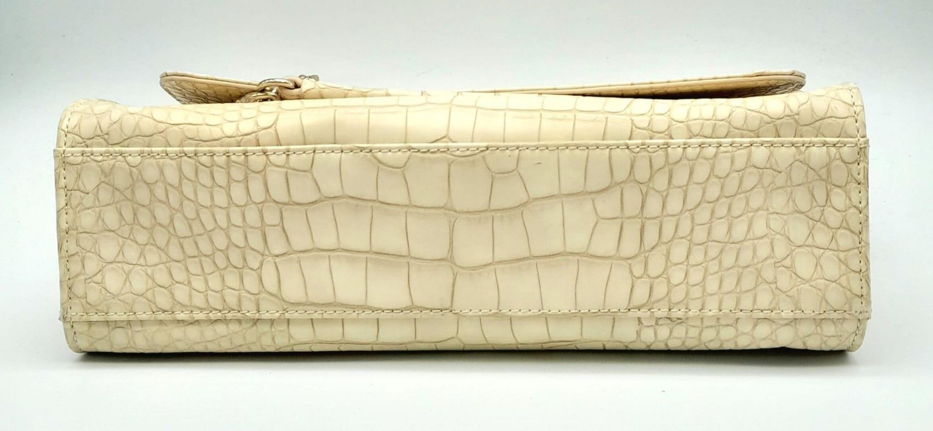 A Light Beige Croco Print Faux MOSCHINO Leather Bag. Come with 2 leather and golden-tone chain - Image 6 of 7