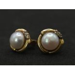9K YELLOW GOLD PEARL SET STUD EARRINGS WEIGHT: 2.3G