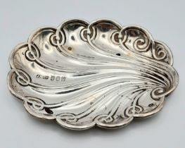 A shell shaped Silver trinket dish with Dublin Britannia hallmark from 1982, weight 24.9g