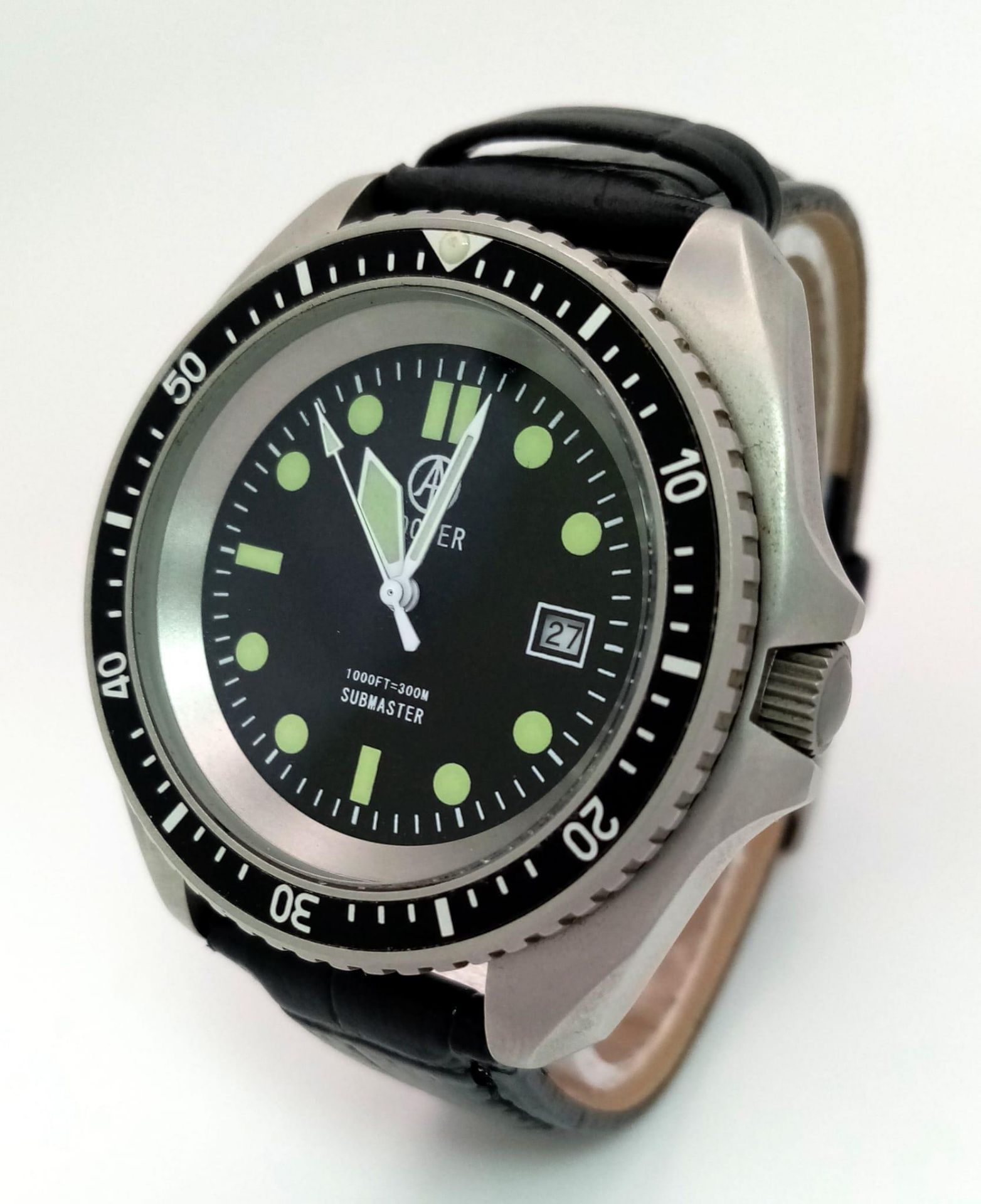A Cooper Submaster Quartz Divers Watch. Black leather strap. Stainless steel case - 43mm. Black dial - Bild 2 aus 5