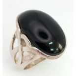 STERLING SILVER ONYX SET RING WEIGHT: 18.2G SIZE T