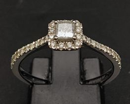 18K WHITE GOLD DIAMOND HALO CLUSTER RING 0.42CT TOTAL WITH A 0.20CT MAIN STONE WEIGHT: 2.7G SIZE O