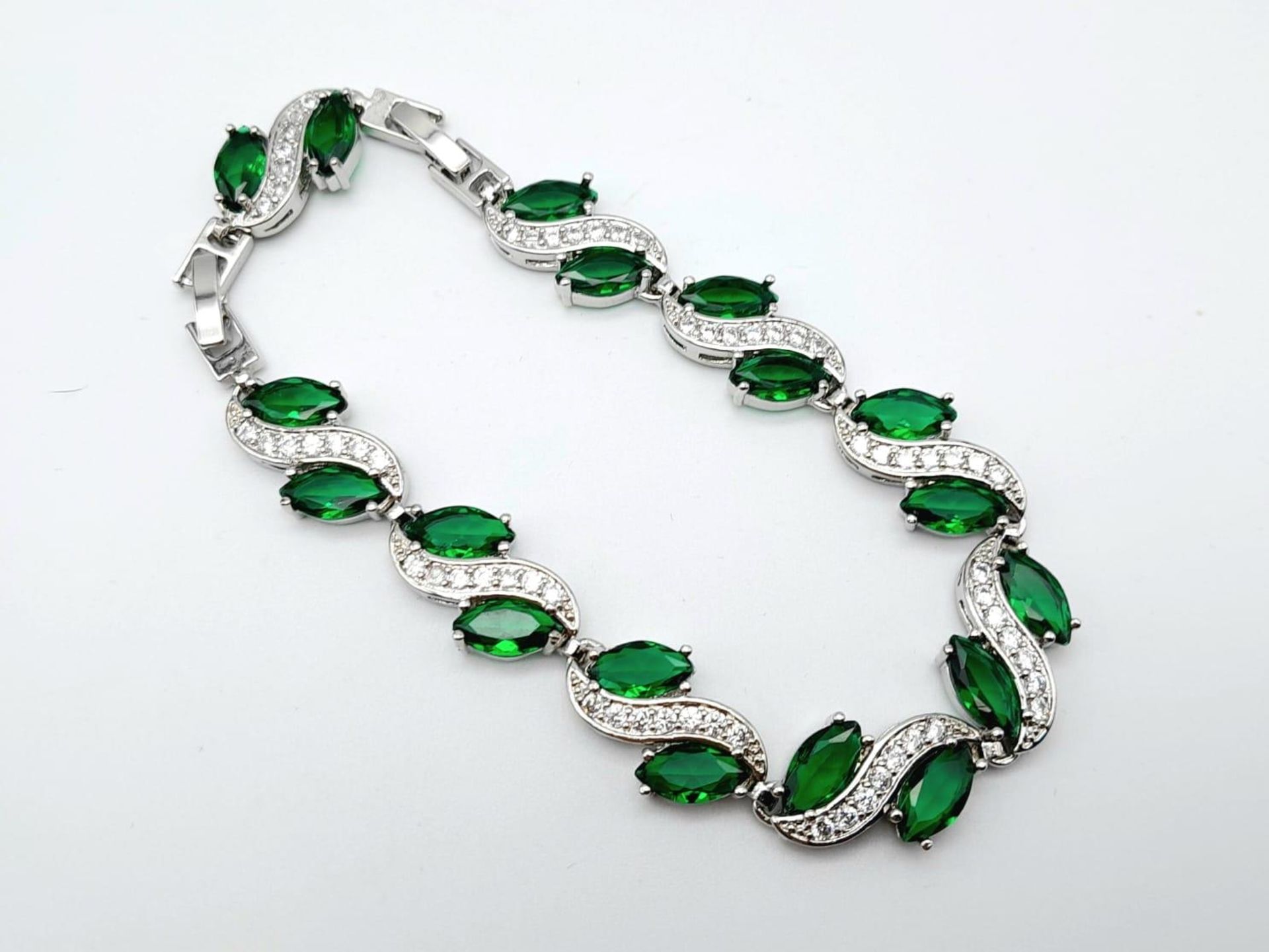 An exact reproduction of a piece of jewellery (bracelet) worn by Jacqueline Bouvier Kennedy, First - Image 2 of 4