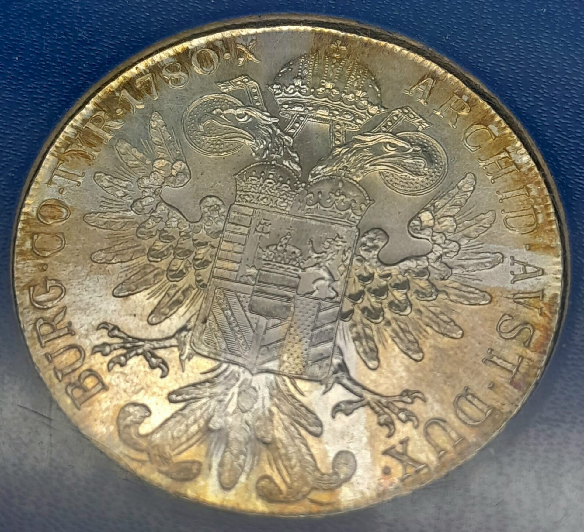A Cased 1780 Dated Uncirculated Silver Maria Theresa Coin in Mint Condition with nice toning. - Bild 14 aus 14