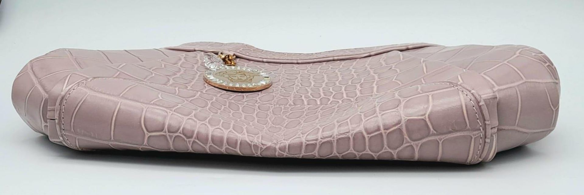 A VERSACE OLD ROSE CROC EMBOSSED LEATHER SHOULDER BAG. GOLD TONE HARDWARE INCLUDING VERSACE CHARM - Image 3 of 15