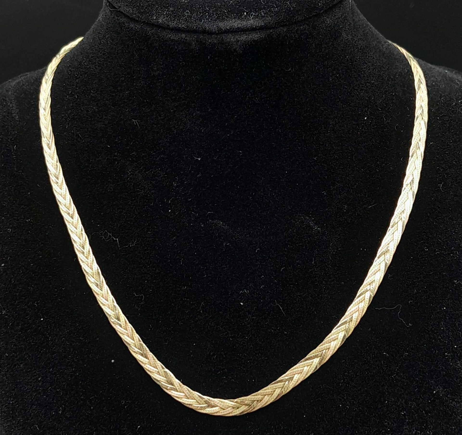 A Vintage 9K Yellow Gold Woven Link Necklace. 40cm. 7.5g weight. - Image 3 of 5