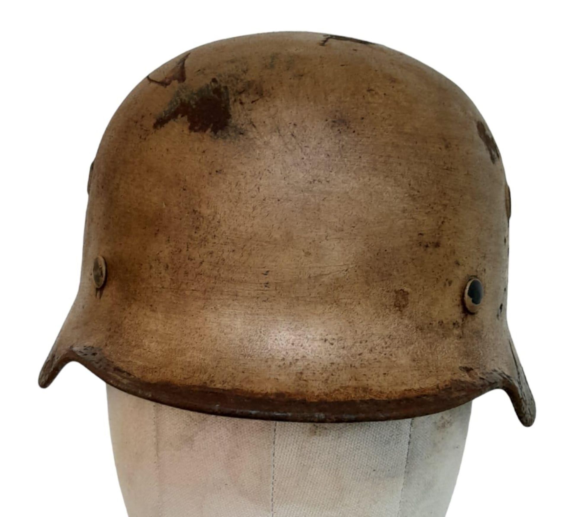 WW2 German Africa Corps M40 Helmet and liner. - Image 2 of 5