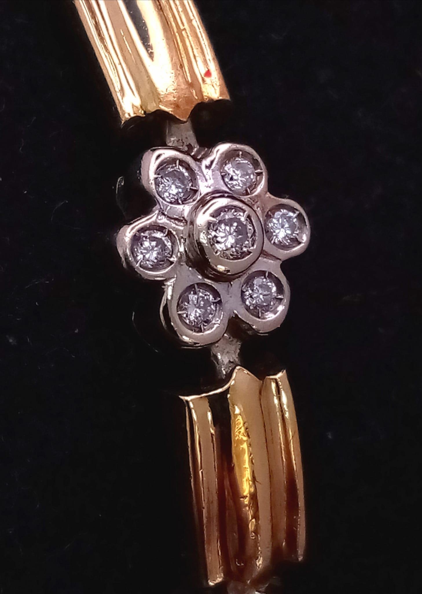 A BEAUTIFUL 18K YELLOW GOLD DIAMOND SET BRACELET, WITH APPROX 0.85CT DIAMONDS FORMING FLOWER PATTERS - Bild 4 aus 5