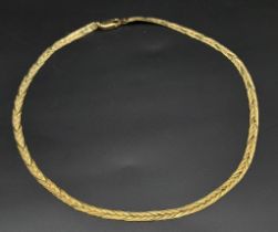 A Vintage 9K Yellow Gold Woven Link Necklace. 40cm. 7.5g weight.