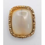 14kt Yellow Gold Vintage Stone Set Brooch. W: 8.4g