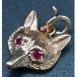 9kt Yellow Gold Fox Head Charm with Red Eyes. W: 2.2g