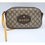 A GUCCI GG Supreme Messenger Bag. Comes with detachable strap. W25cm x H15cm x D7cm. In good