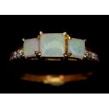 18K YELLOW GOLD DIAMOND & OPAL RING WEIGHT: 2G SIZE L