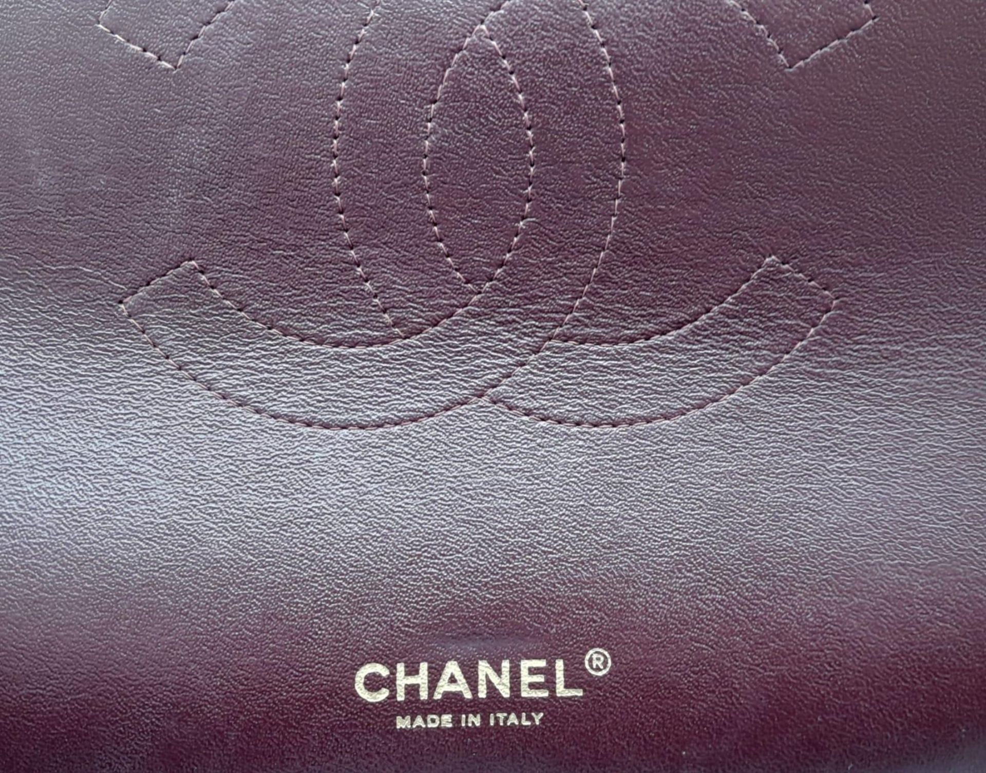 Chanel Maxi Double Flap Caviar Black Bag. The Maxi double flap bag is one of the largest sizes - Bild 6 aus 7