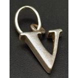 LINKS OF LONDON INITIAL V CHARM STERLING SILVER WEIGHT: 1.6G