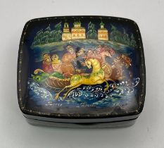 An Excellent Condition Vintage Russian Hand Decorated Trinket Box 7x6x2.5cm.