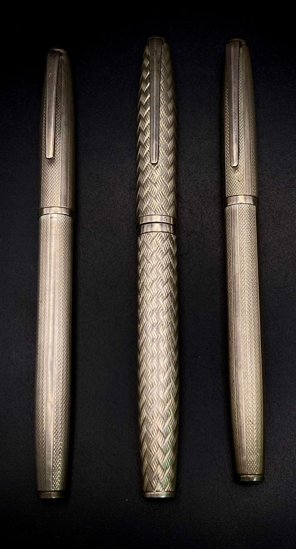 Three Sterling Silver Hallmarked Pens. All in need of refill cartridges. 63g total weight. Ref: - Bild 2 aus 5