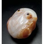 An Antique Chinese Agate Frog Figurine with Ruby Eyes! 4.5cm x 5cm.