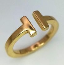 A TIFFANY & CO T SQUARE RING SET IN 18K YELLOW GOLD IN GOOD CONDITION, RRP £1900 SIZE N 5.8G