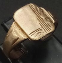 A Vintage 9K Yellow Gold Signet Ring. Size I/J. 2g weight.