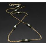 9kt Yellow Gold Pearl & Jade Set Necklace. W: 5g L: 40cm