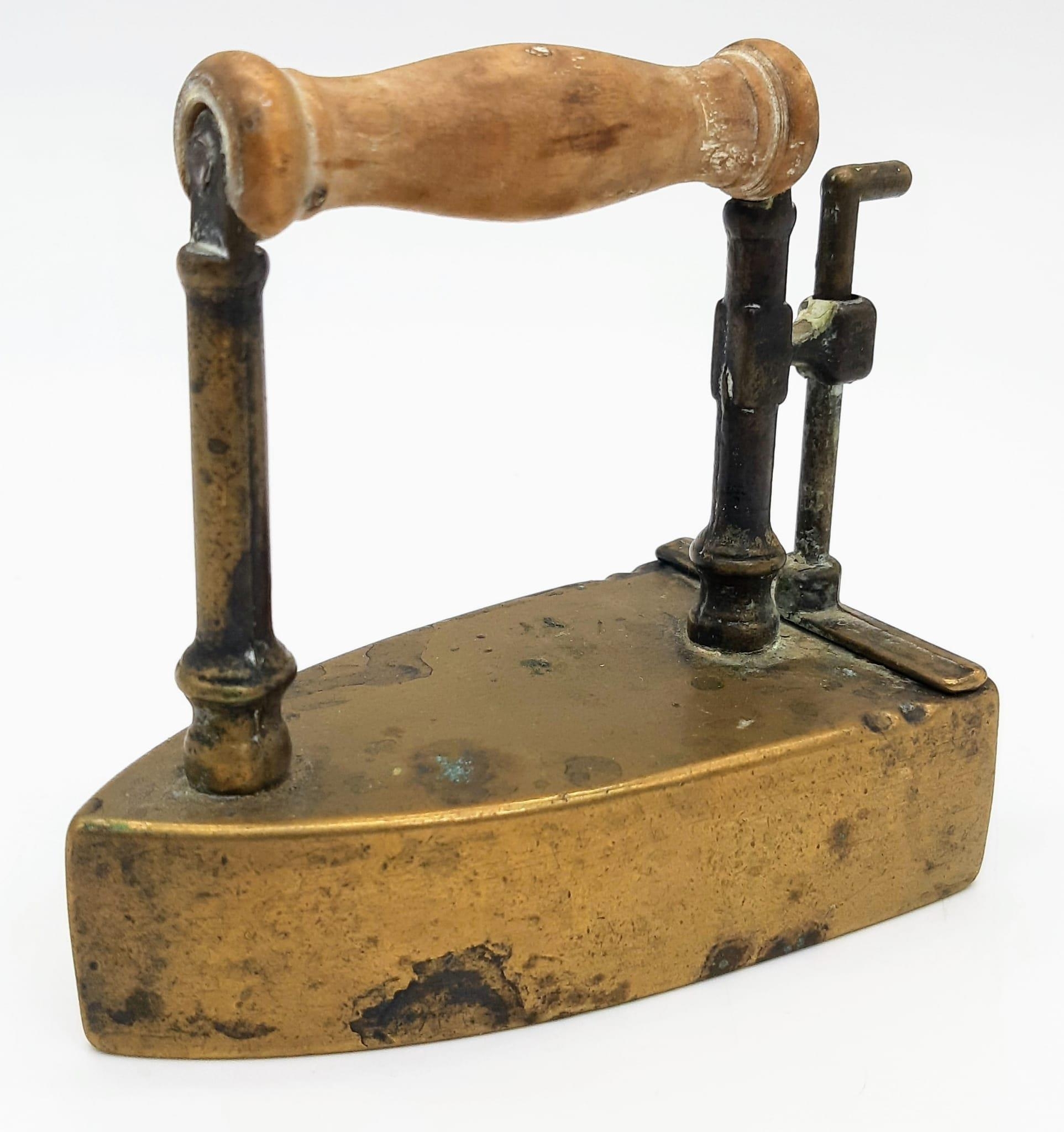 An Antique Small Brass Flat Iron with Opening for Hot Coals! 10cm x 10cm. - Image 2 of 9