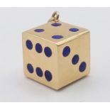 14K YELLOW GOLD WITH BLUE ENAMEL DICE CHARM / PENDANT. TOTAL WEIGHT 1.8G.