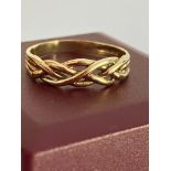 Vintage 9 carat GOLD RING with CELTIC DESIGN to top. Full UK hallmark. 1.72 grams. Size N.
