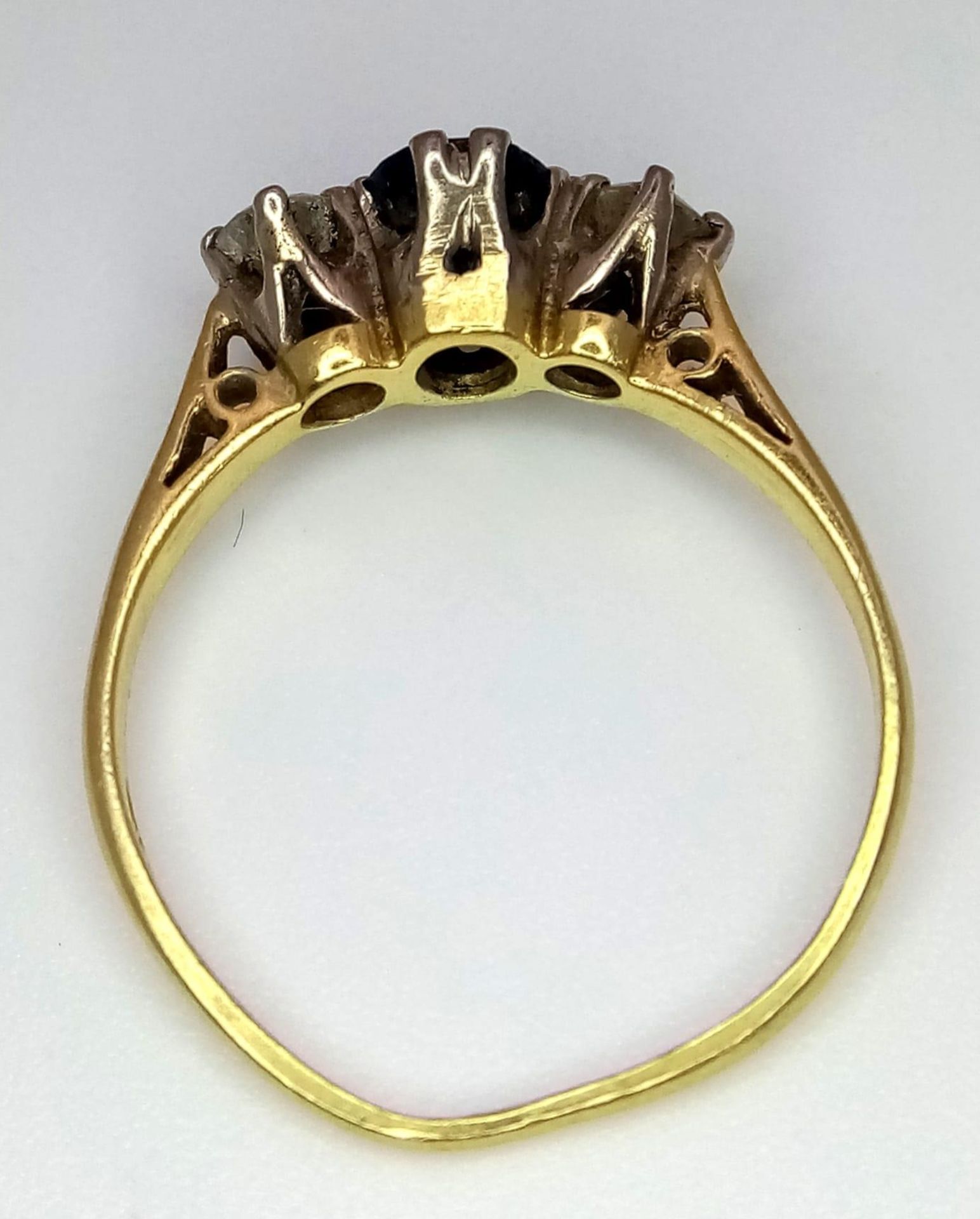 18kt Yellow Gold Diamond & Sapphire 3 Stone Ring. 0.65ct Oval Sapphire 0.20ct Diamonds W: 2.2g - Image 3 of 4