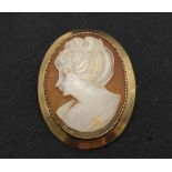 A VINTAGE 9K YELLOW GOLD CAMEO SET PENDANT OR BROOCH, WEIGHT 5.2G, 30X35MM APPROX