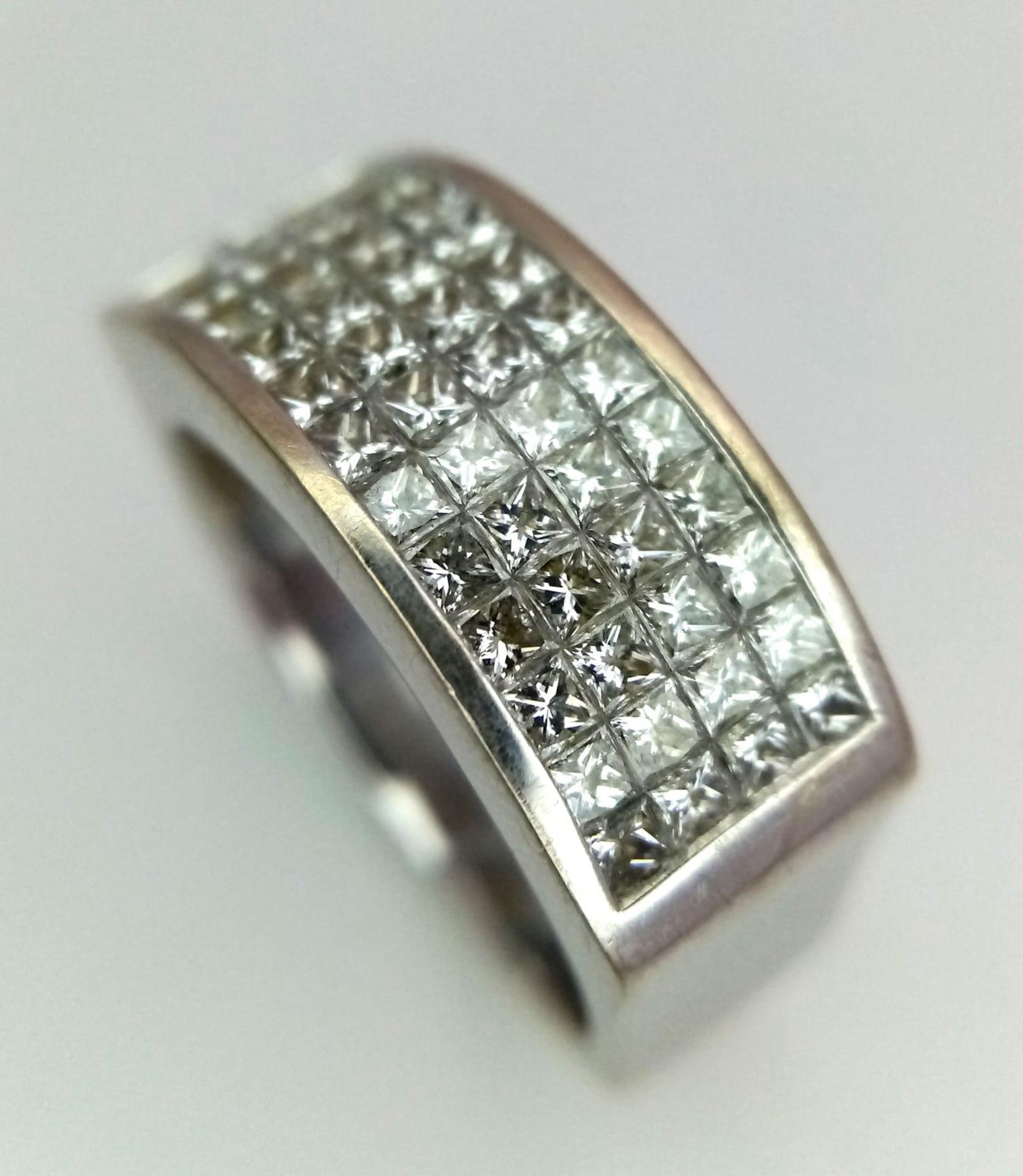 An 18 K white gold ring with four diamond bands. Size: P, weight: 12.3 g. 14272 - Bild 4 aus 7