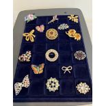 Nice selection of VINTAGE BROOCHES to include heavily jewelled statement pieces.