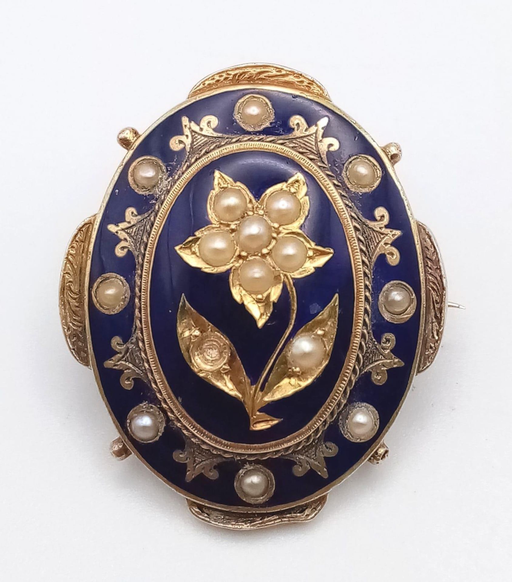A 14kt Yellow Gold Vintage Blue Enamelled & Seed Pearl Set Mourning Brooch. W: 6.8g