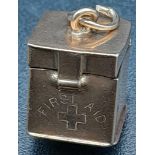 9kt Yellow gold First Aid Box Charm which opens. 1.8g