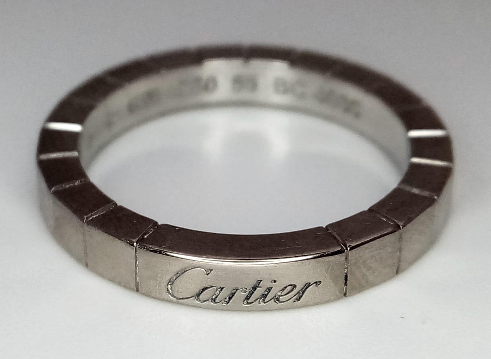 A vintage, 19 K white gold CARTIER band ring, fully hallmarked, size: O, weight: 6.7 g, in its - Image 2 of 8