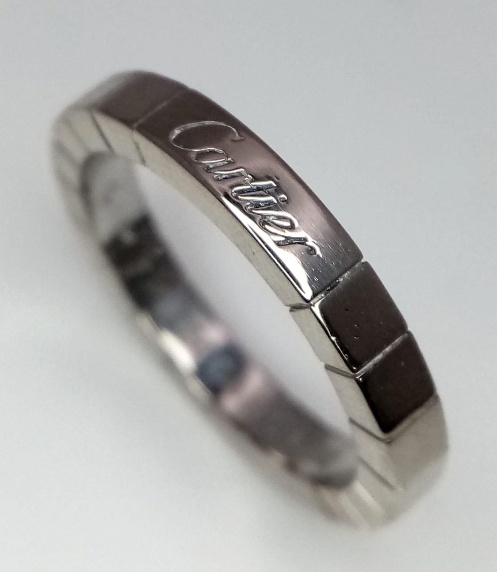 A vintage, 19 K white gold CARTIER band ring, fully hallmarked, size: O, weight: 6.7 g, in its - Bild 3 aus 8
