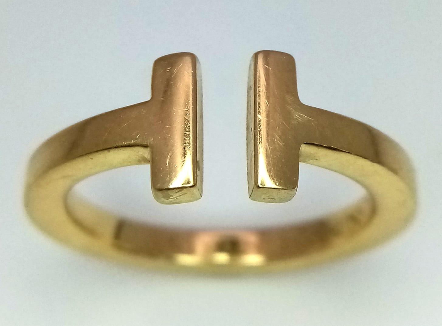 A TIFFANY & CO T SQUARE RING SET IN 18K YELLOW GOLD IN GOOD CONDITION, RRP £1900 SIZE N 5.8G - Image 3 of 5