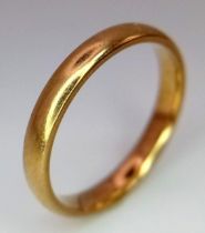 A Vintage 9K Yellow Gold Band Ring. Size M. 2.1g weight.