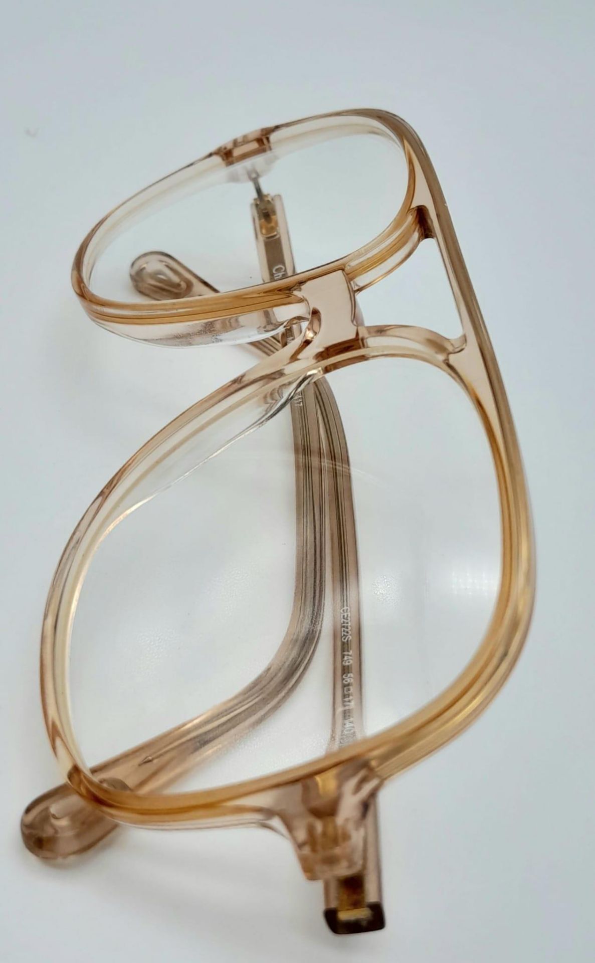 Chloe 'Patty' Eyeglasses. Large navigator shape/style and nude colour, Patty brings a 70s-inspired - Bild 4 aus 11