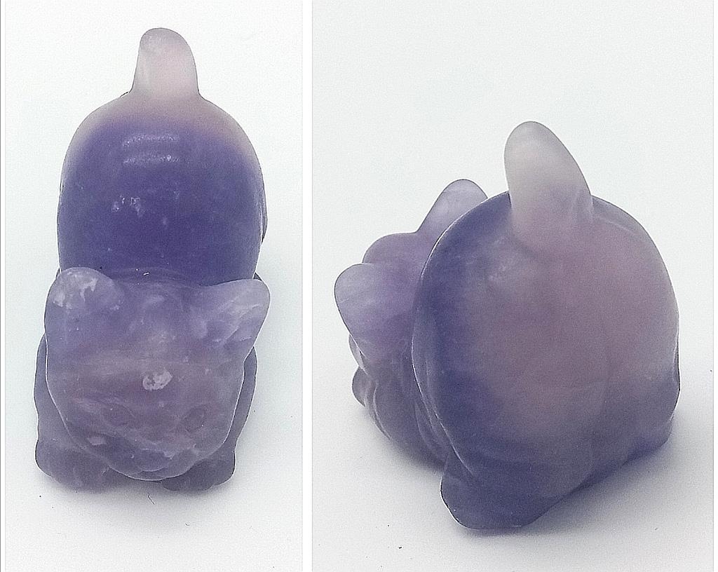 A Natural Fluorite Hand-Carved Crouching Pussy Figurine. 5cm x 5cm. - Image 3 of 3