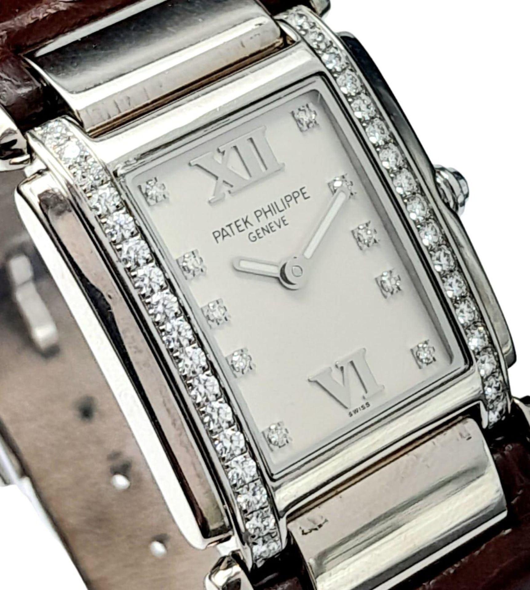 A Vintage Patek Philippe 18K White Gold and Diamond Ladies Watch. Brown leather strap with 18k - Bild 3 aus 11