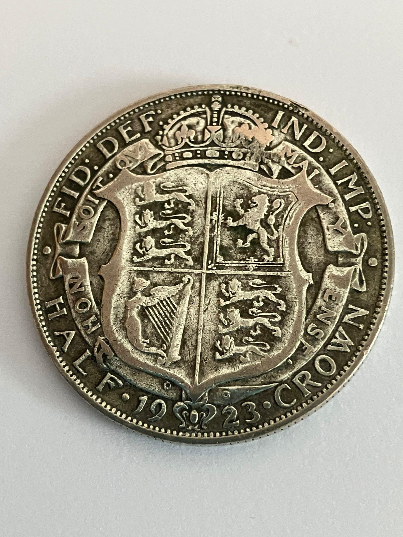 SILVER HALF CROWN 1923 in Extra fine condition, having clear detail and raised definition. - Image 3 of 3