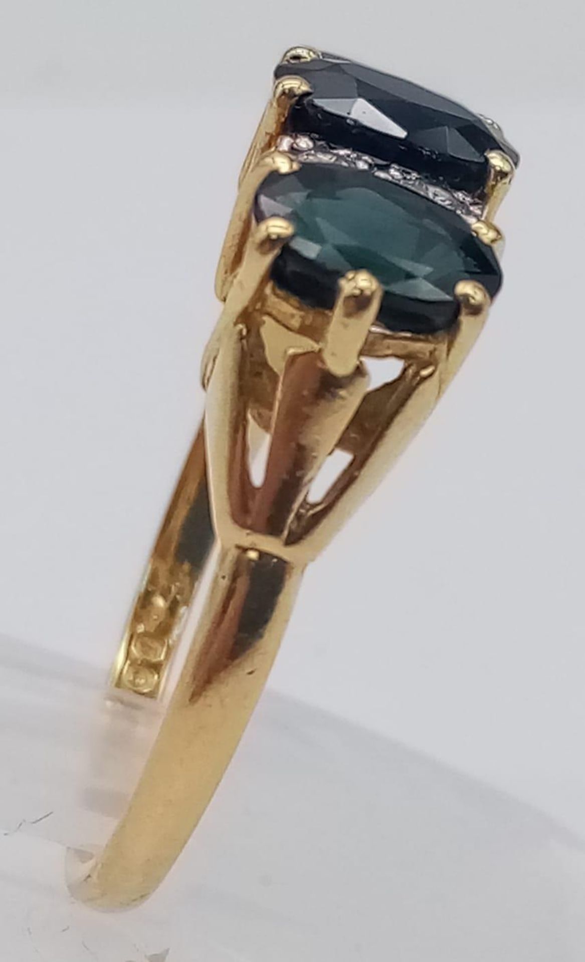 18k yellow gold diamond and sapphire vintage ring. Weight: 3.4g Size N (dia:0.08ct/sapp: 1.80ct) - Bild 3 aus 5