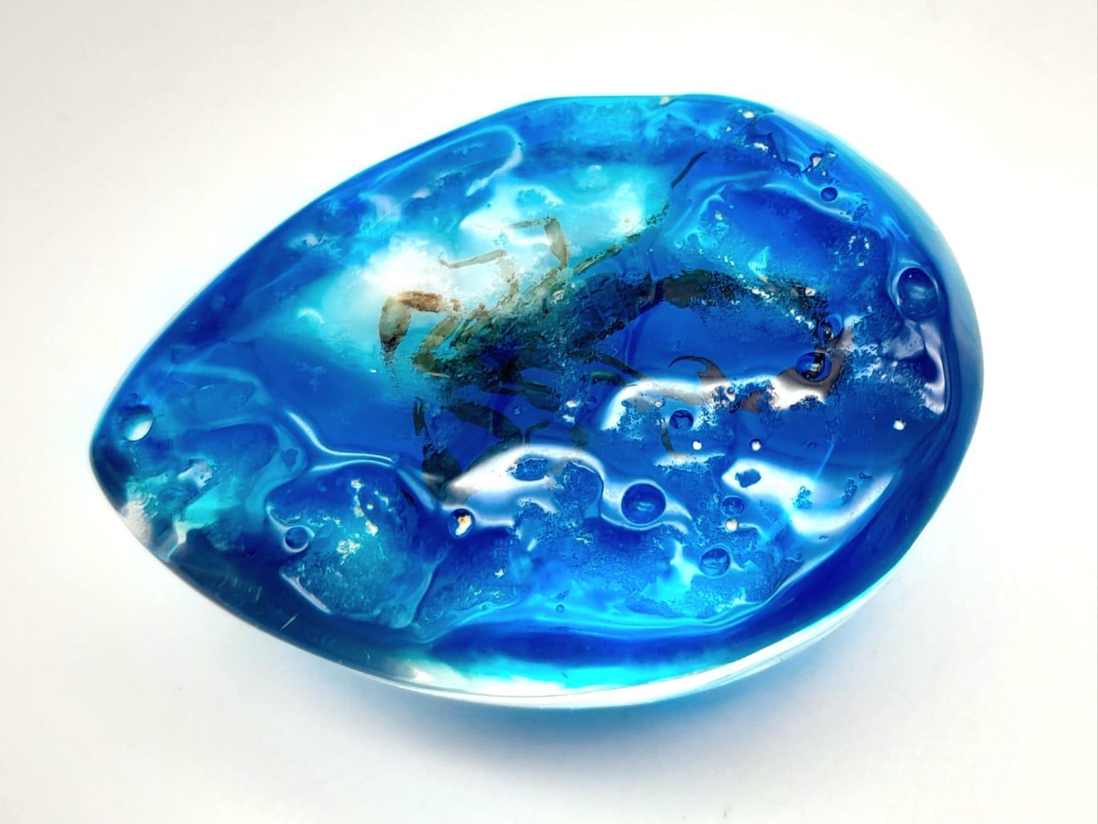 A Scorpion Trapped in a Blue Resin Heaven - Pendant or paperweight. 6cm - Image 2 of 3