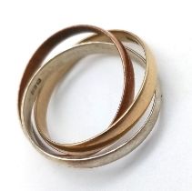 A 9 K gold triple band ring (one yellow, one white and one rose). Size: O, weight: 3.8 g.
