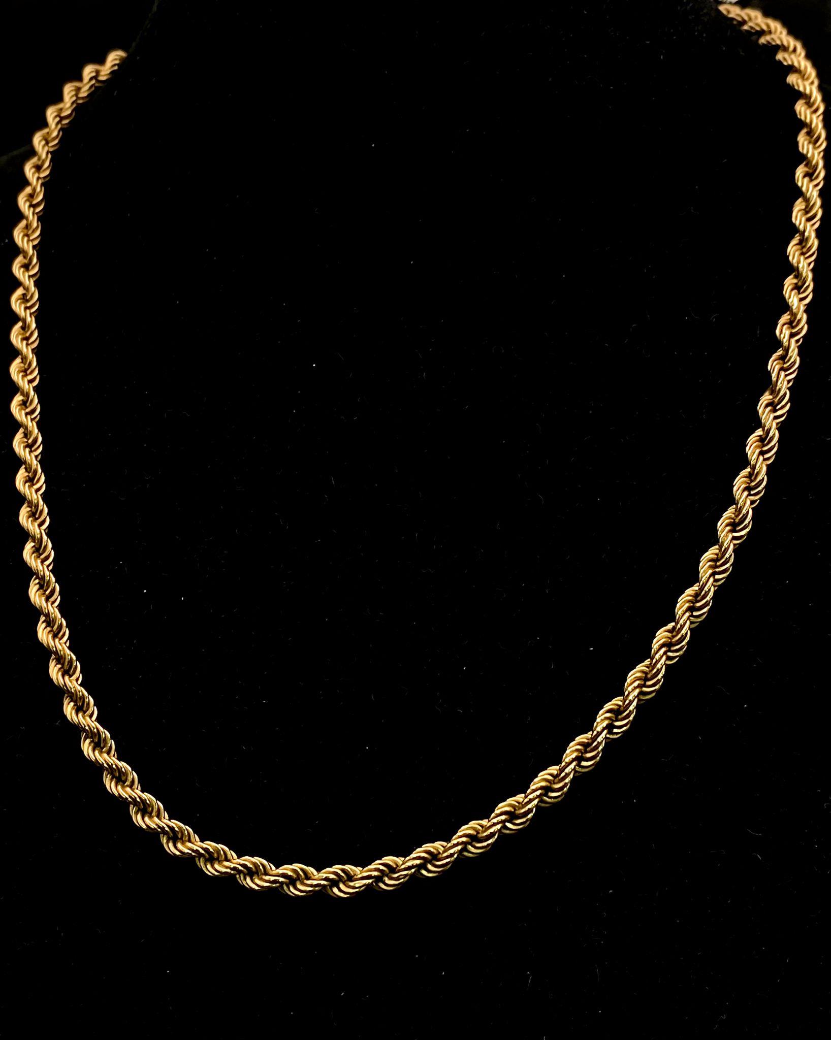 A 9K GOLD 44cms TWIST LINK CHAIN . 6gms - Image 2 of 6